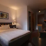 Zum Loewen Отель 4*