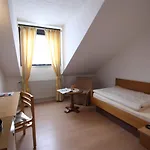 Zum Loewen 4*