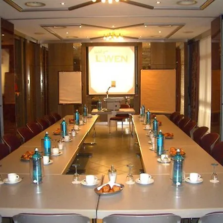 Zum Loewen Hotell 4*