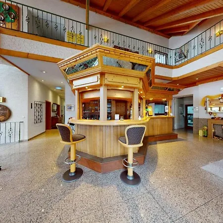 Hotel Zum Loewen 4*