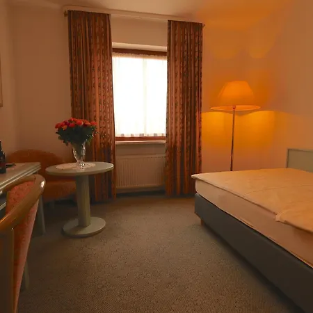 Zum Loewen Hotel