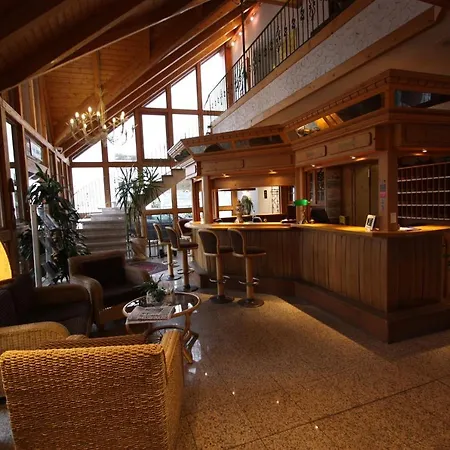 Zum Loewen Hotel 4*